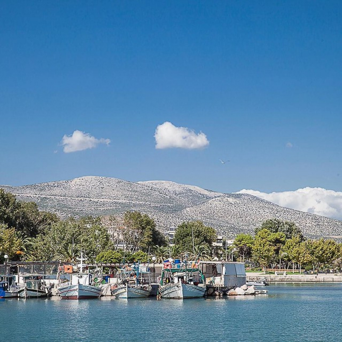 Varkiza - Attic, Greece || As I was driving down to Cape Sounion, I stopped by many coves and beaches. I had lunch there in Varkiza at Kastelorizo, a seafood restaurant situated in front of the fishing port ! Nice and quiet, away from the hustle and bustl
